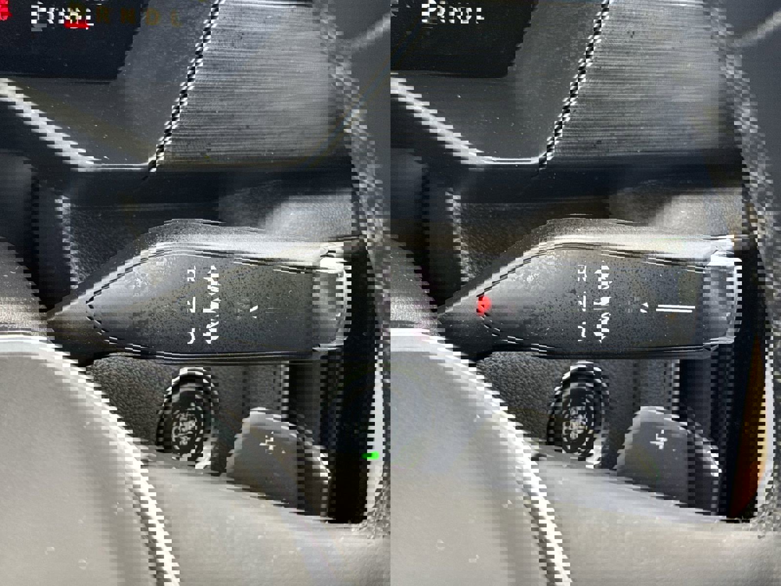 Used 2025 GMC Acadia Elevation image 26