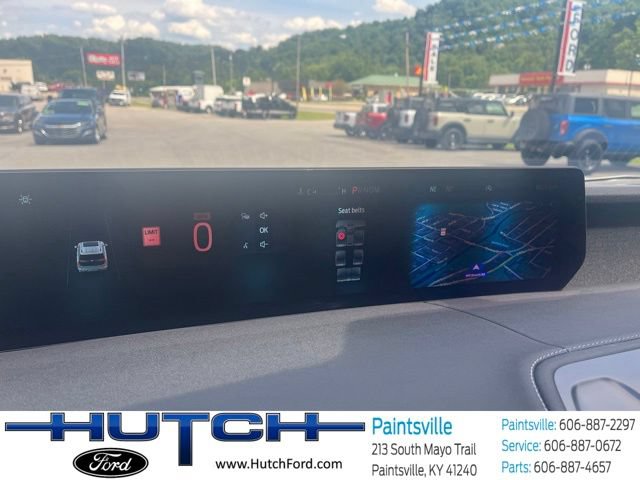 Used 2025 Ford Expedition Platinum AWD/4WD image 29