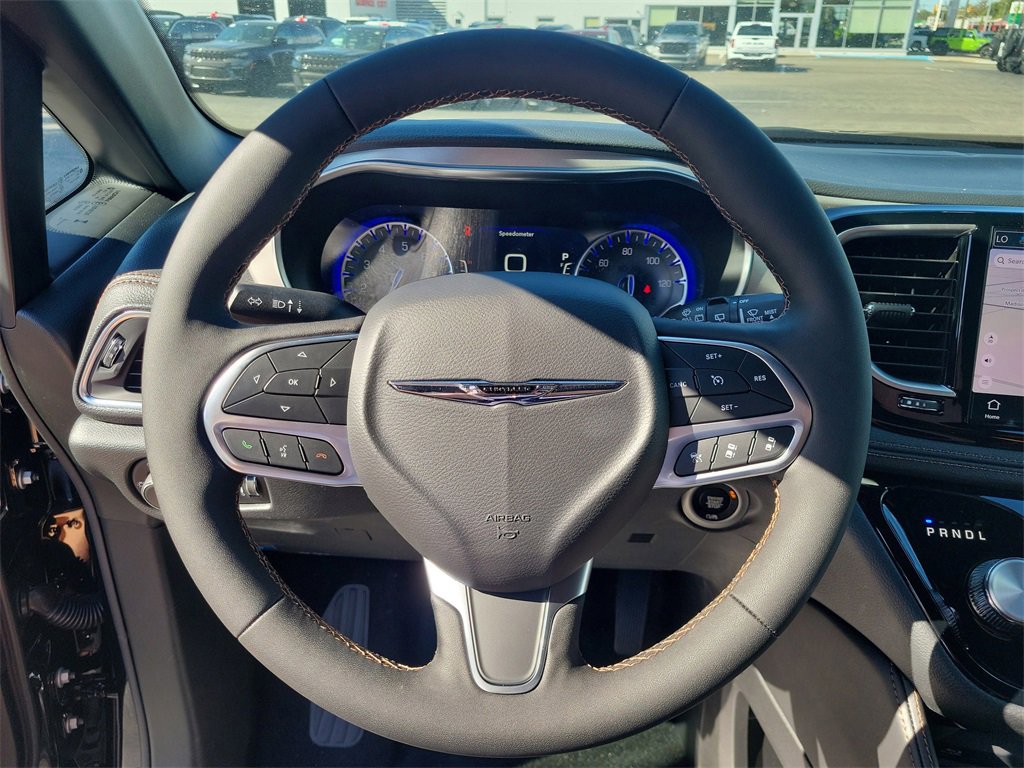 New 2026 Chrysler Pacifica Pinnacle image 28