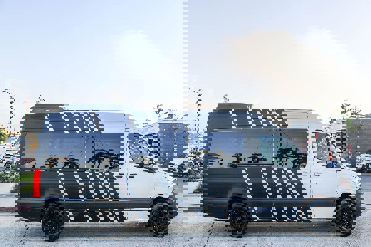 Used 2024 Mercedes-Benz Sprinter 2500 image 6