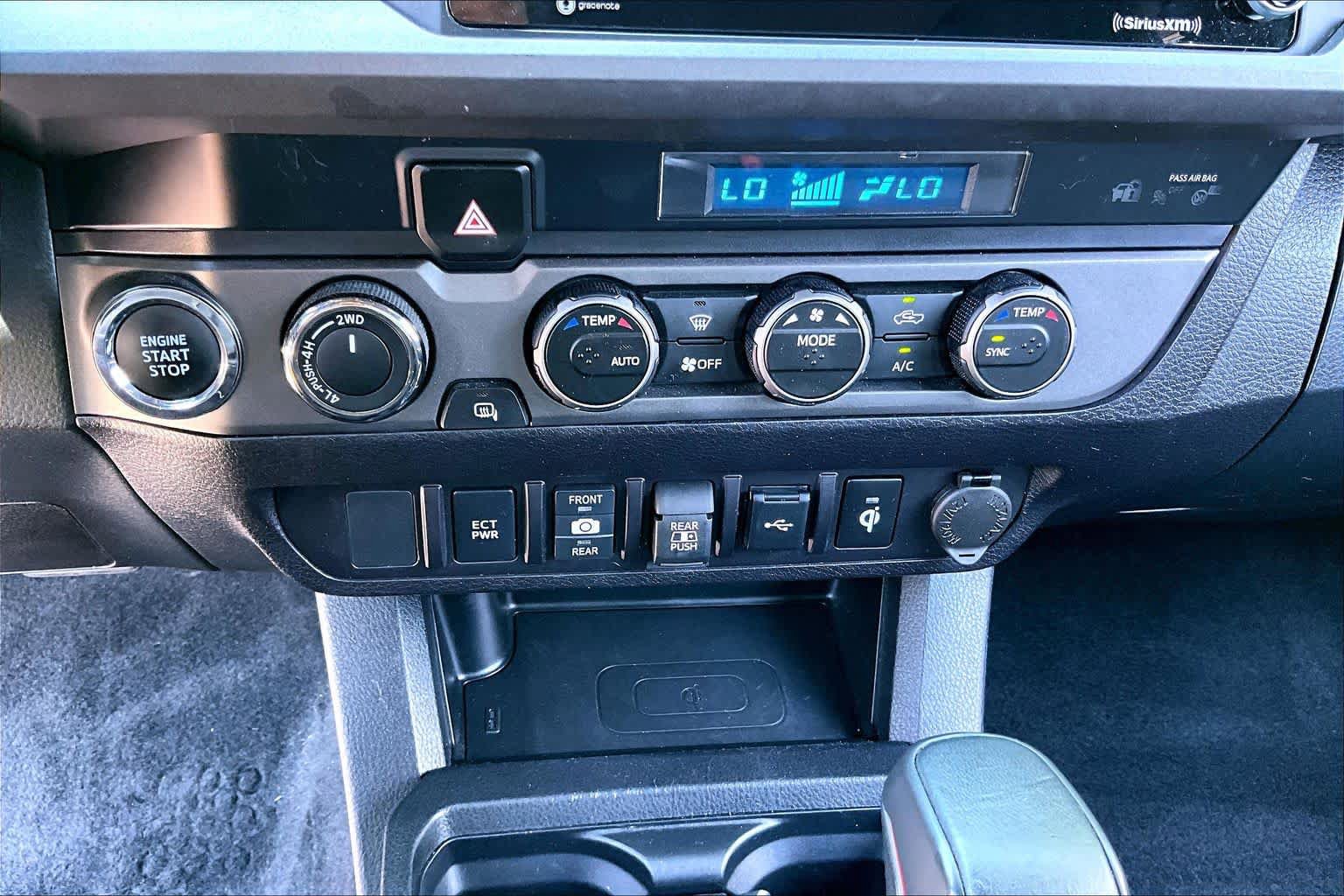 Used 2022 Toyota Tacoma TRD Off-Road AWD/4WD image 33