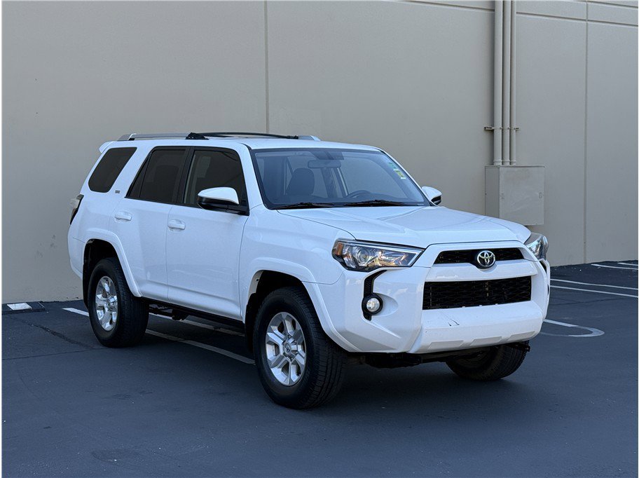 Used 2014 Toyota 4Runner SR5 AWD/4WD image 3