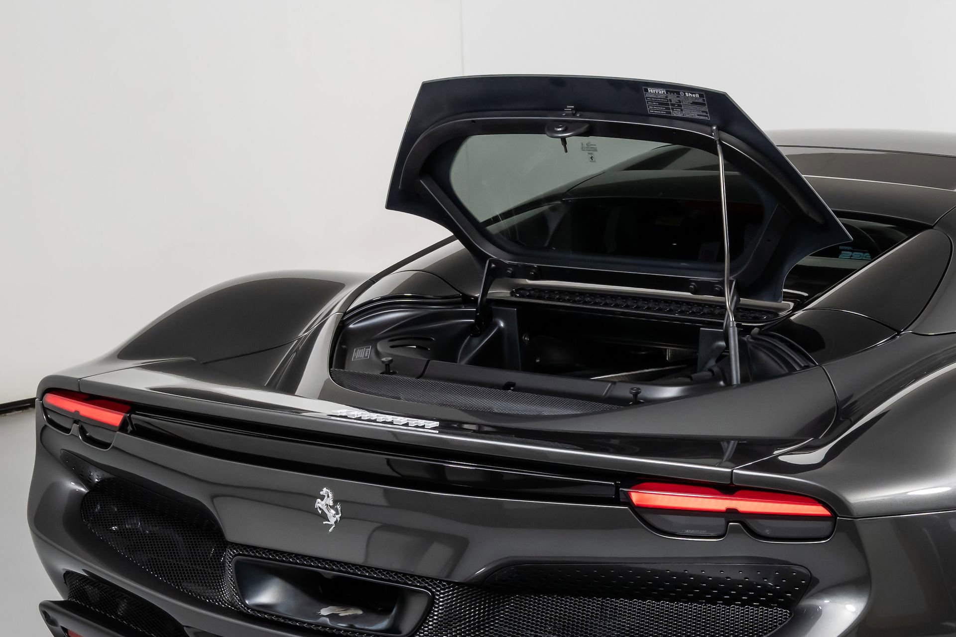 Used 2023 Ferrari 296 GTS RWD image 16