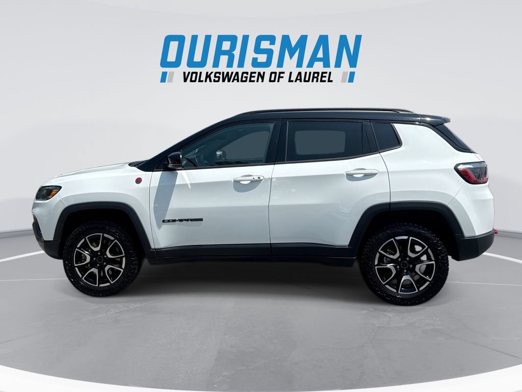 Used 2025 Jeep Compass Trailhawk AWD/4WD image 5