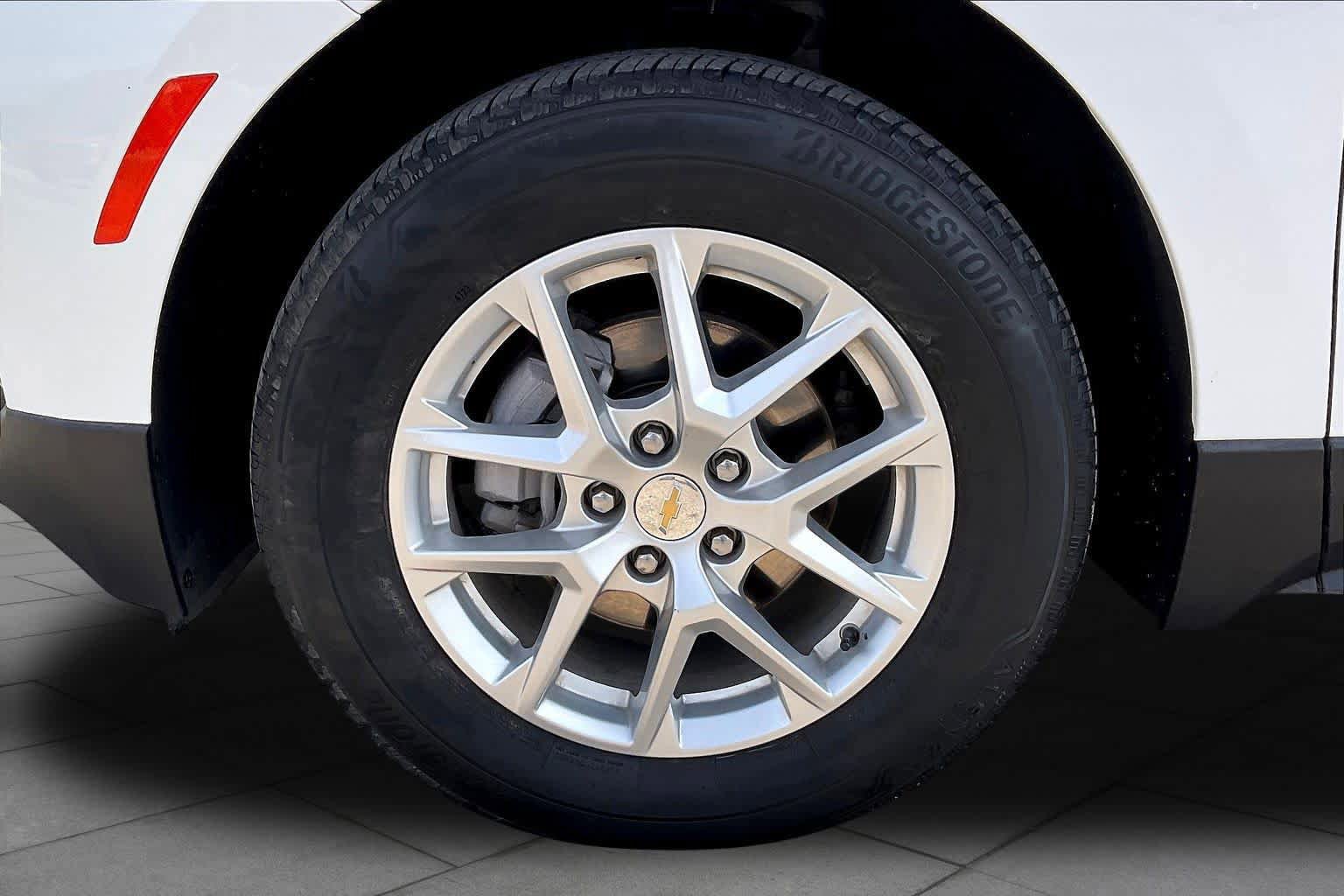 Used 2024 Chevrolet Equinox LT AWD/4WD image 11