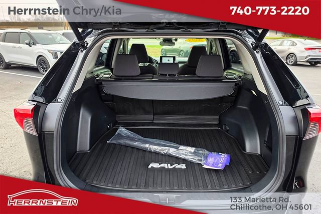 Used 2023 Toyota RAV4 XLE w/ Convenience Package image 25