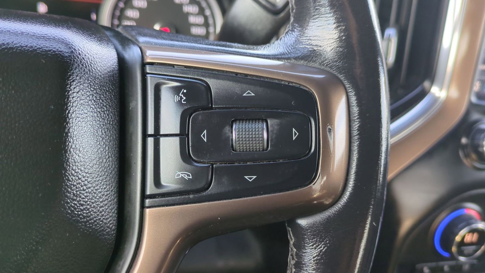 Used 2021 Chevrolet Silverado 1500 High Country w/ Technology Package image 29