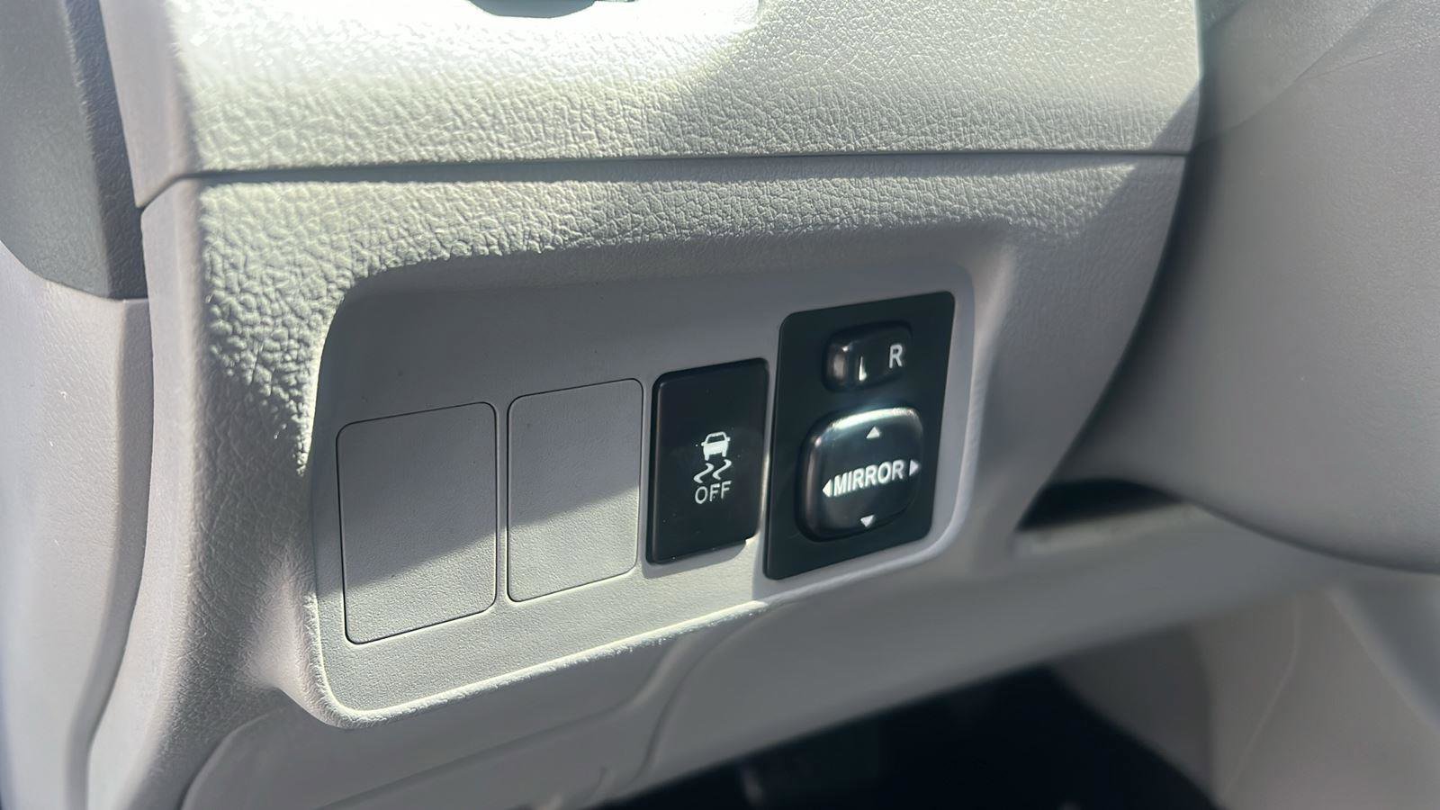 Used 2010 Toyota Corolla LE FWD image 12