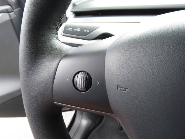 Used 2024 Tesla Model Y Performance AWD/4WD image 10