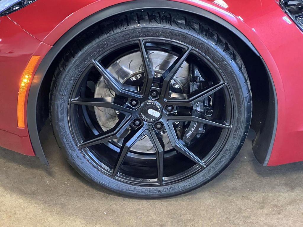 Used 2015 Chevrolet Corvette Z06 w/ 3LZ Preferred Equipment Group RWD image 24