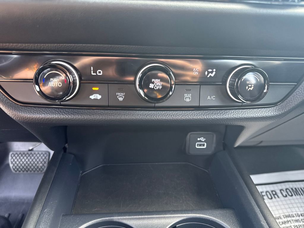 Used 2023 Honda HR-V LX image 32