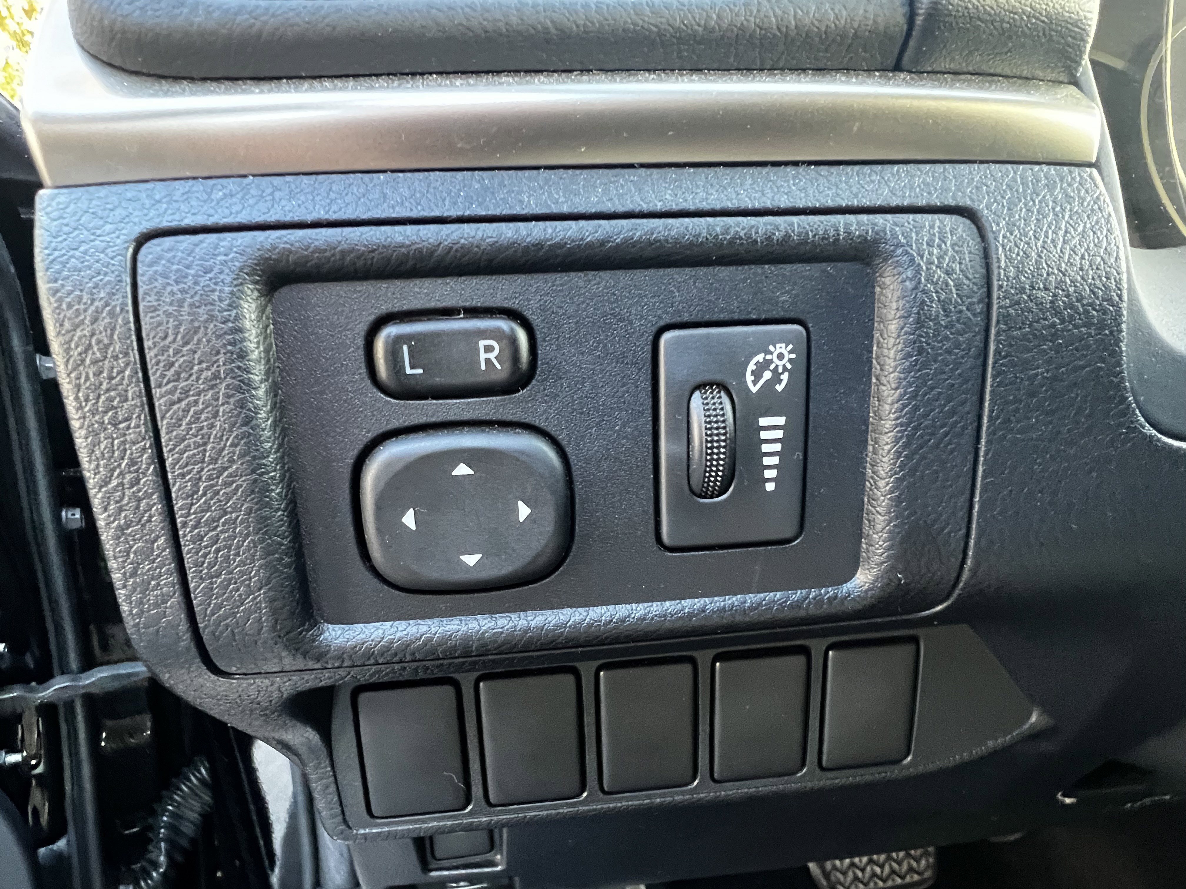 Used 2015 Lexus CT 200h w/ Navigation Package image 15