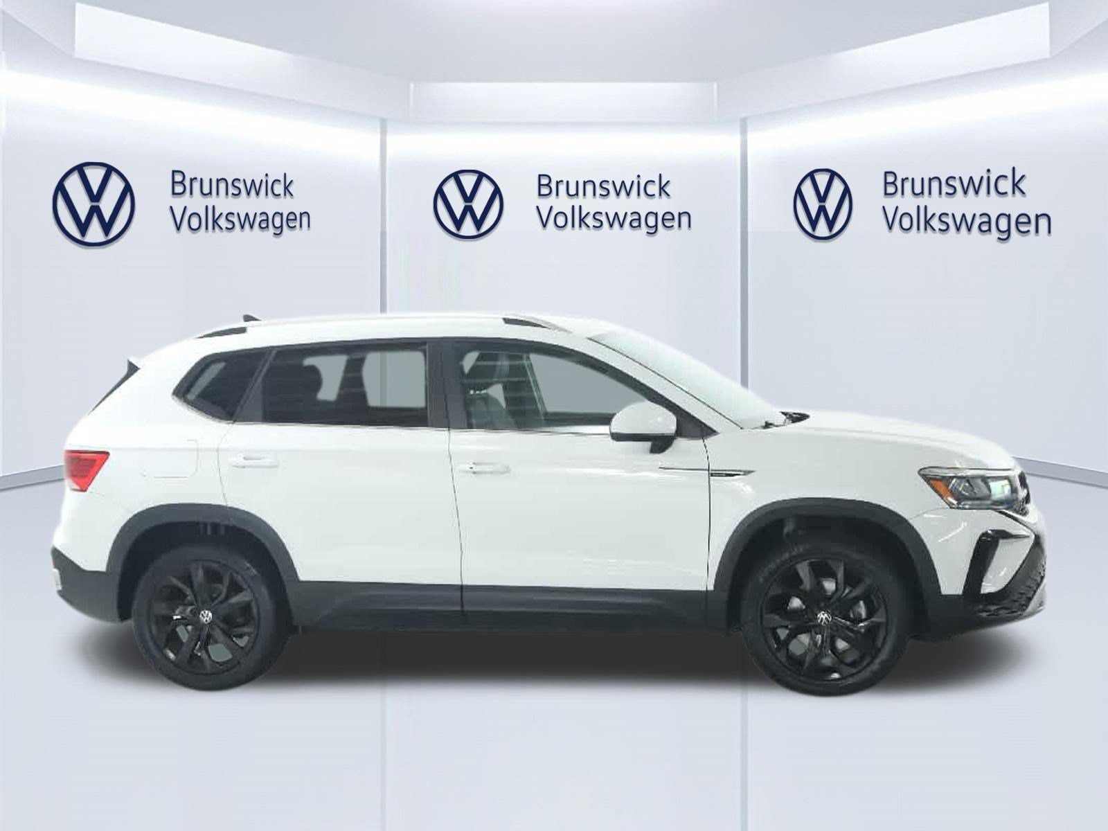 Certified 2023 Volkswagen Taos SE w/ Black Wheel Package AWD/4WD image 11