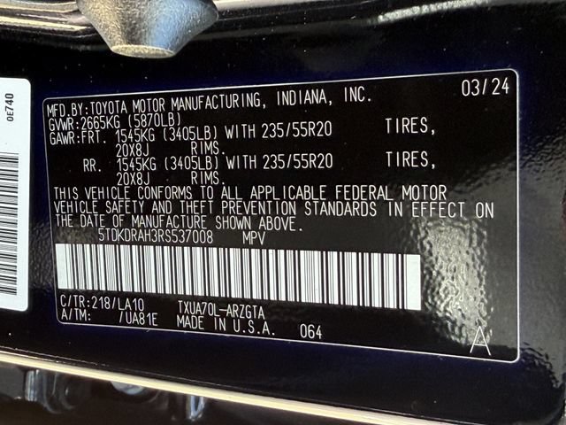 Used 2024 Toyota Highlander Platinum FWD image 30