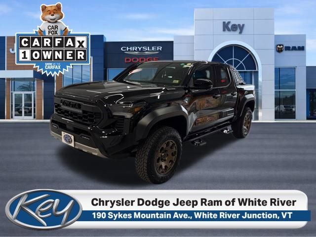 Used 2025 Toyota Tacoma Trailhunter image 1