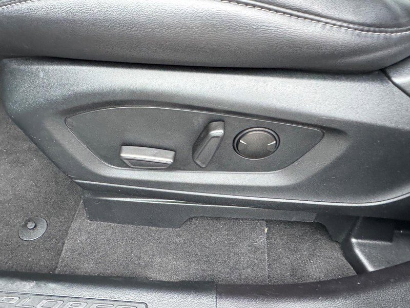 Used 2022 Ford Explorer XLT w/ Equipment Group 202A image 19