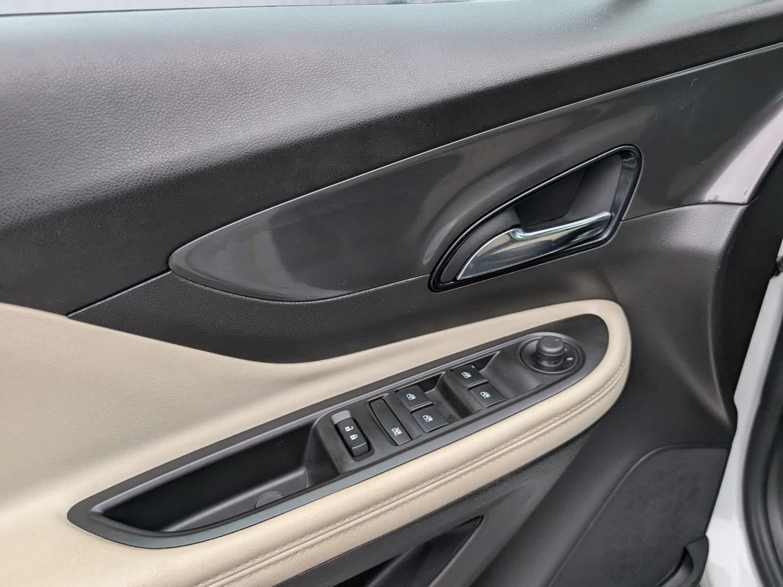 Used 2020 Buick Encore Preferred AWD/4WD image 18