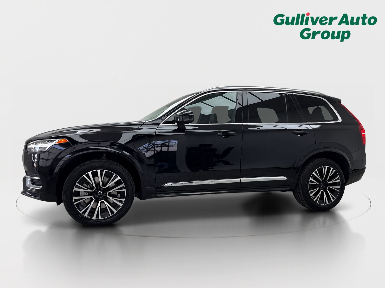 Used 2023 Volvo XC90 T8 Plus AWD/4WD image 2