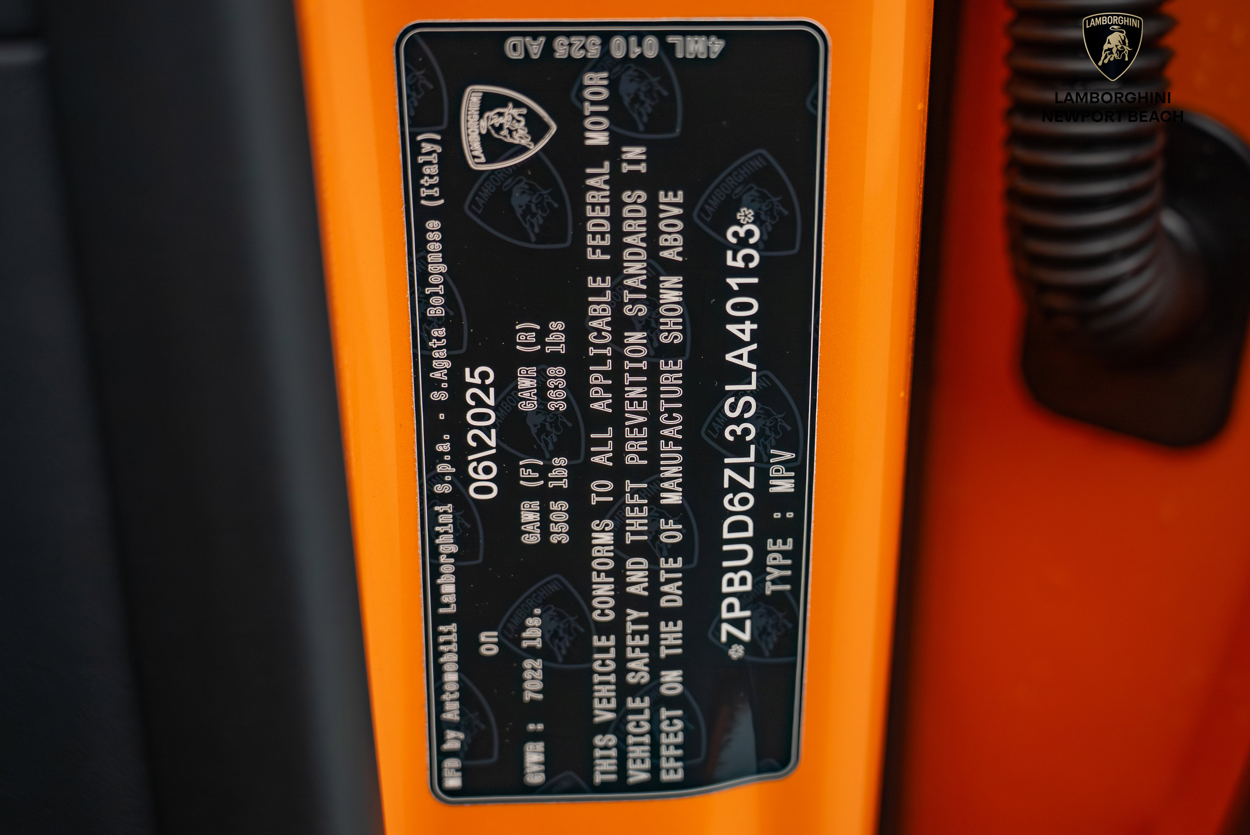 Used 2025 Lamborghini Urus SE AWD/4WD image 39