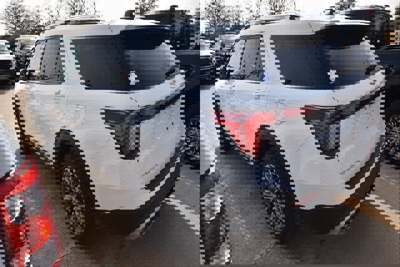 Certified 2025 Ford Explorer Platinum w/ Ultimate Package image 8