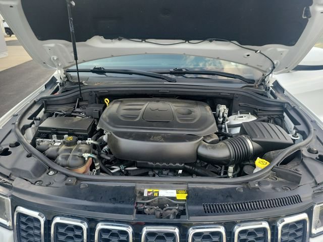 Used 2020 Jeep Grand Cherokee Laredo image 26