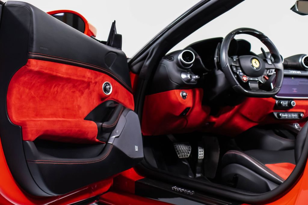 Used 2019 Ferrari Portofino RWD image 34