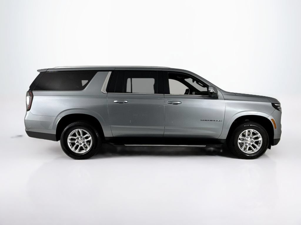 Used 2025 Chevrolet Suburban LT w/ Comfort Package RWD image 6