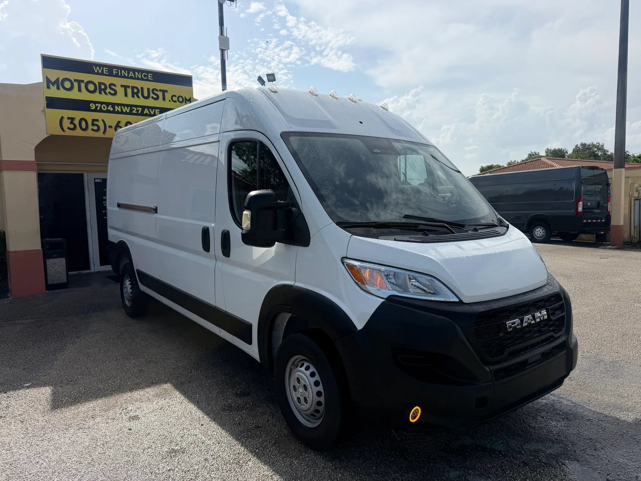 Used 2025 RAM ProMaster 2500 w/ Convenience Group FWD image 10
