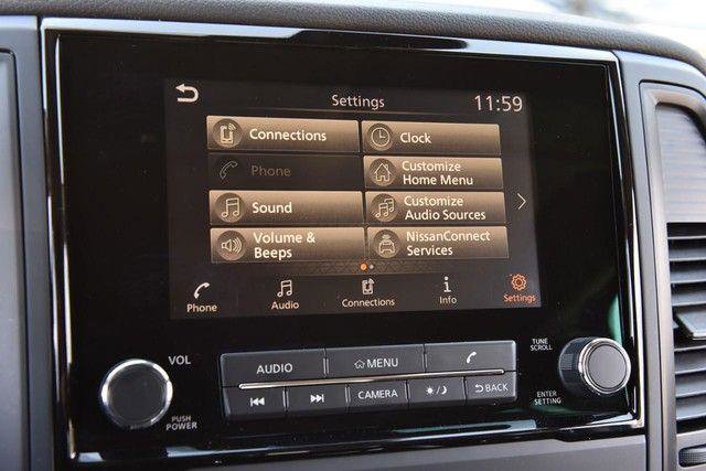 Used 2024 Nissan Titan SV w/ SV Convenience Package image 17