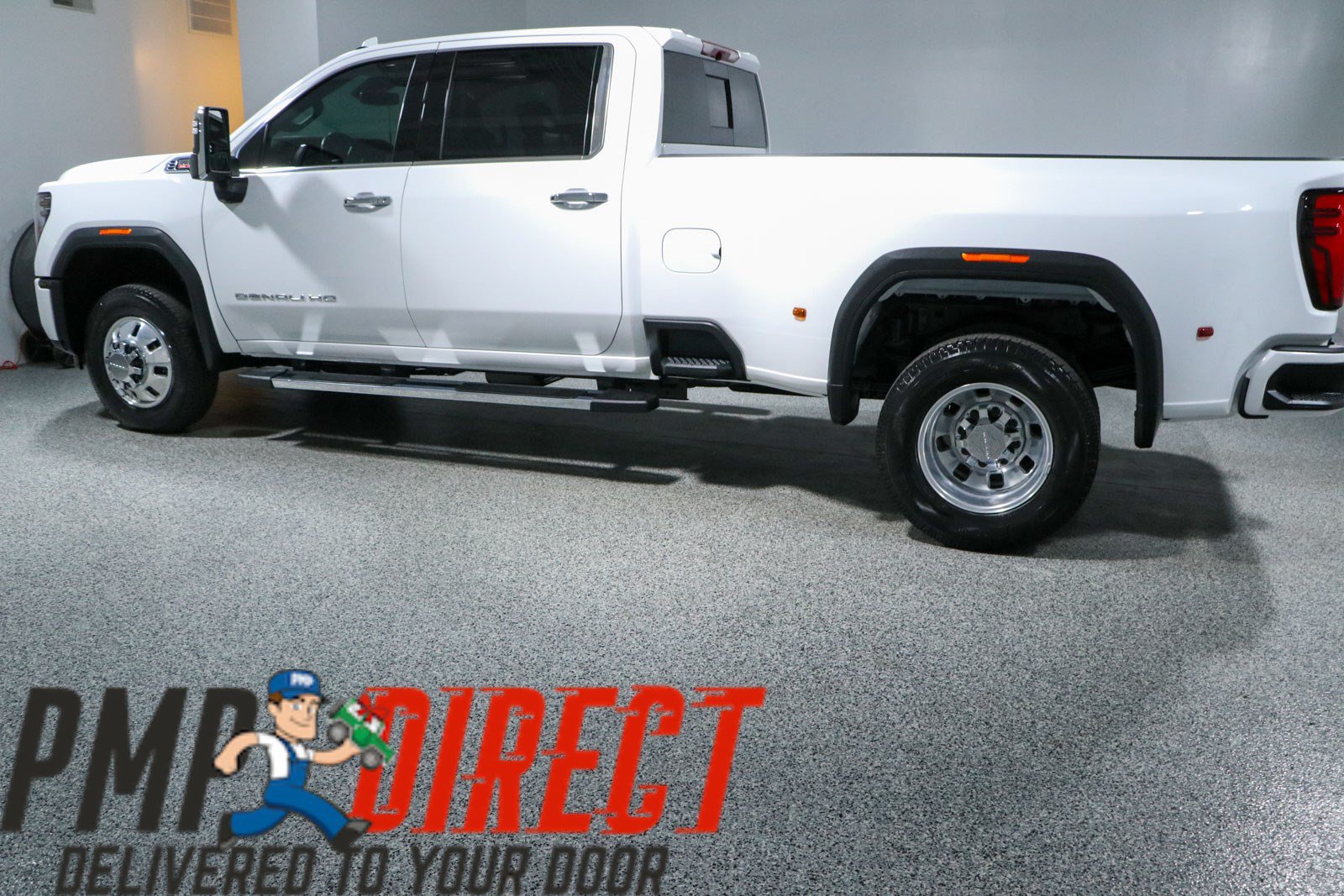 Used 2025 GMC Sierra 3500 Denali AWD/4WD image 10