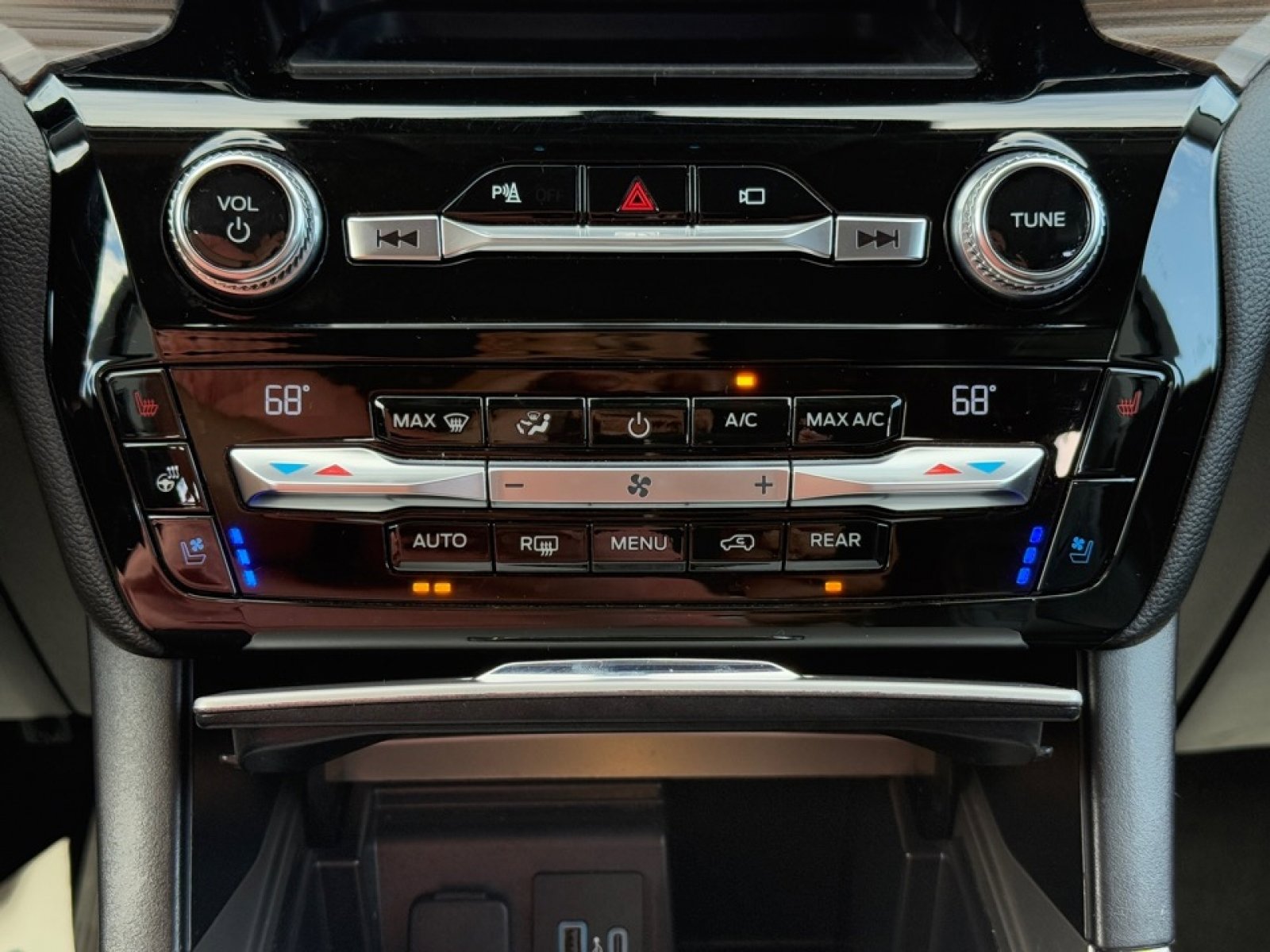 Used 2021 Ford Explorer Limited image 31