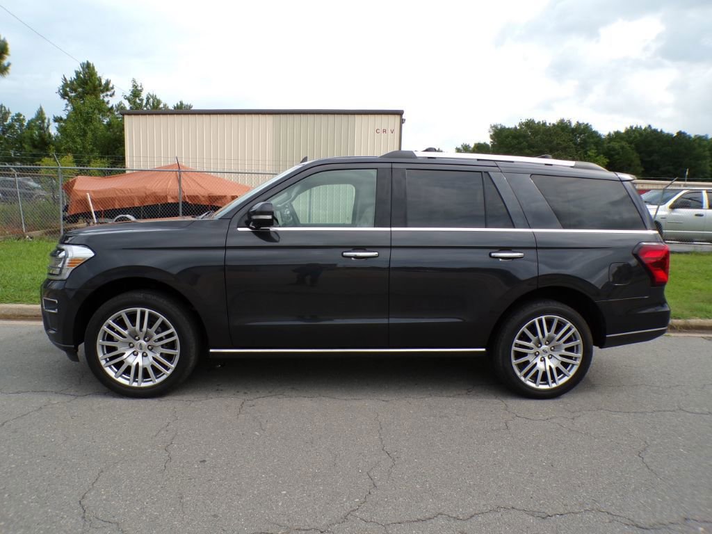 Used 2024 Ford Expedition Limited AWD/4WD image 4