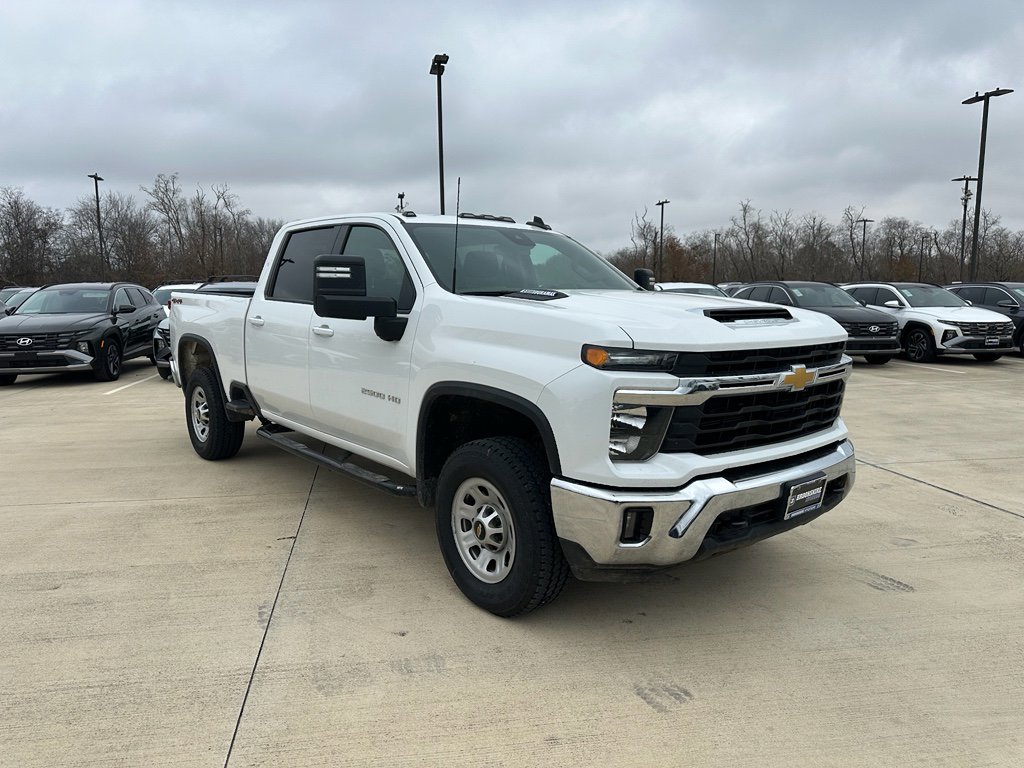 Used 2025 Chevrolet Silverado 2500 LT w/ Convenience Package image 3