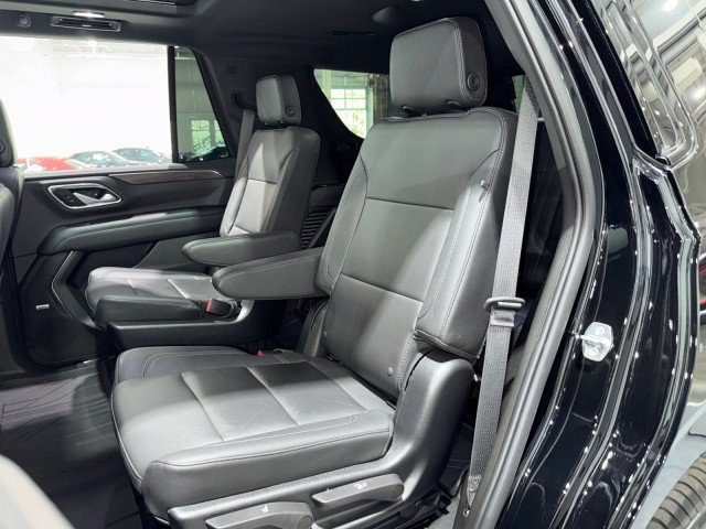 Used 2022 Chevrolet Tahoe Z71 w/ Luxury Package AWD/4WD image 5