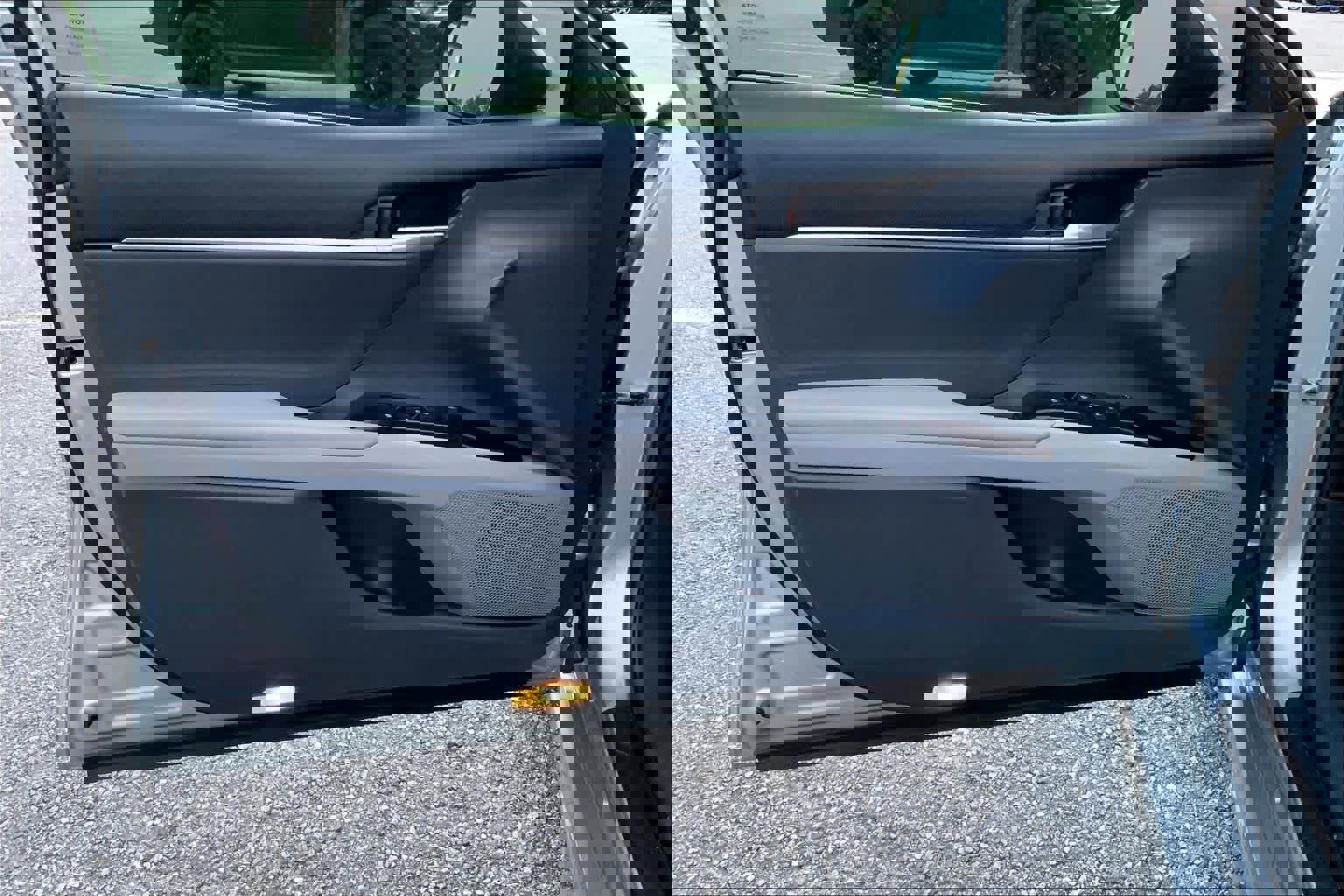 Used 2019 Toyota Camry SE w/ Audio Package FWD image 21