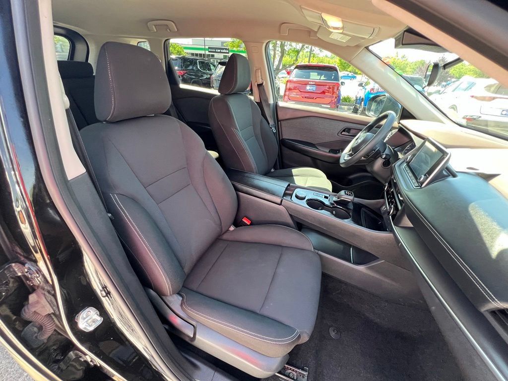 Used 2023 Nissan Rogue S AWD/4WD image 27
