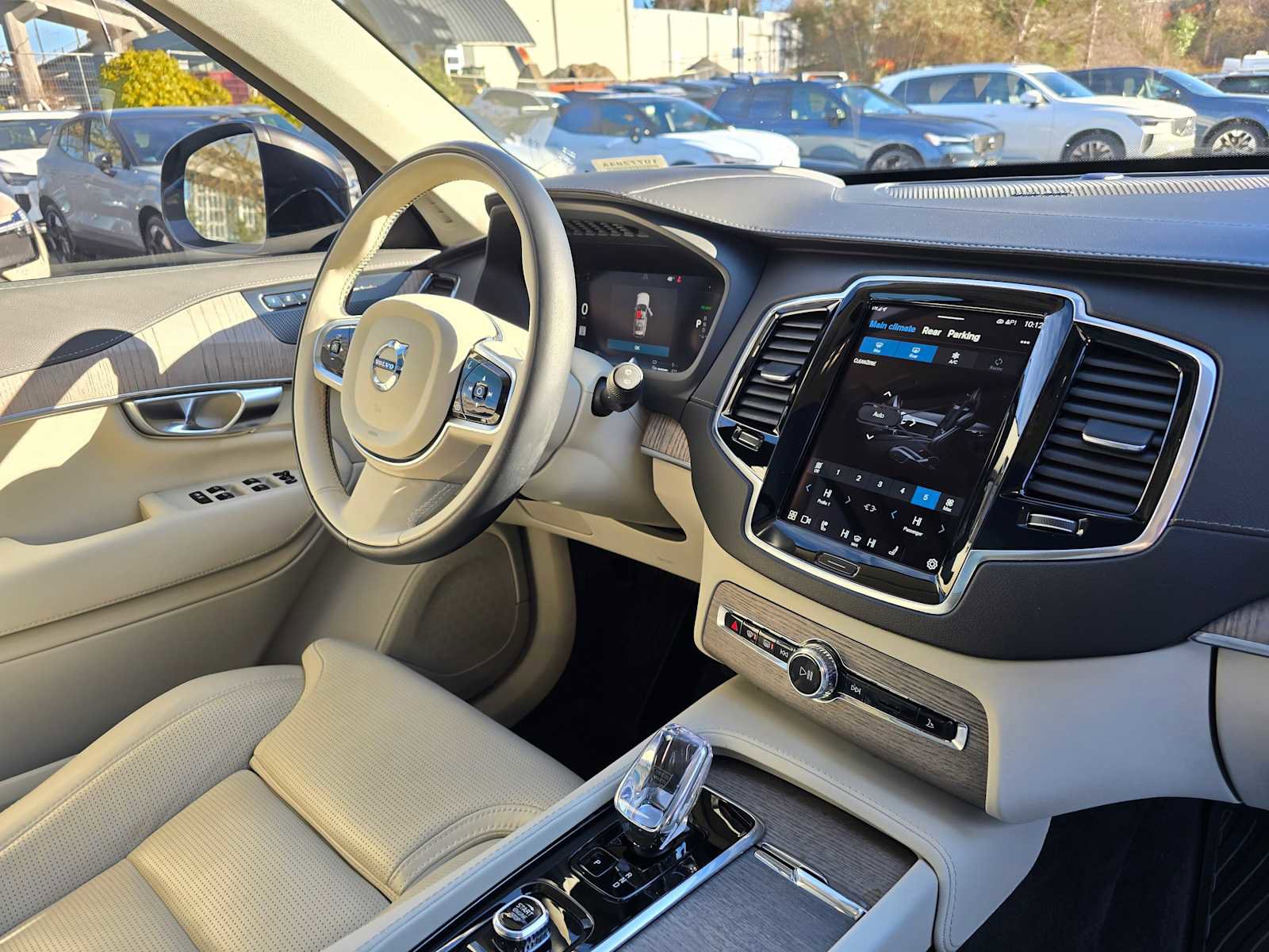 Used 2023 Volvo XC90 T8 Ultimate w/ Protection Package Premier image 12