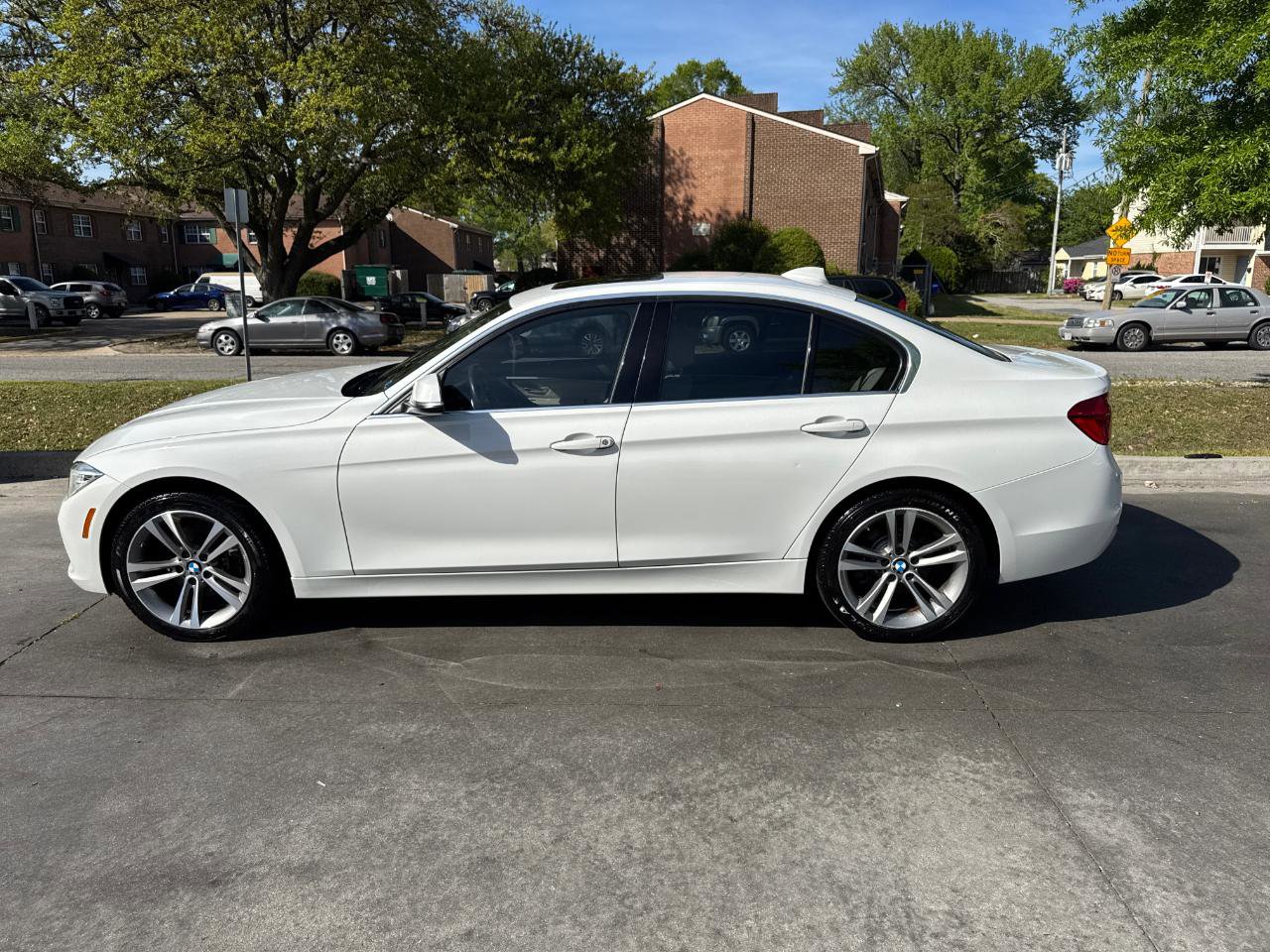 Used 2017 BMW 330i xDrive Sedan image 3