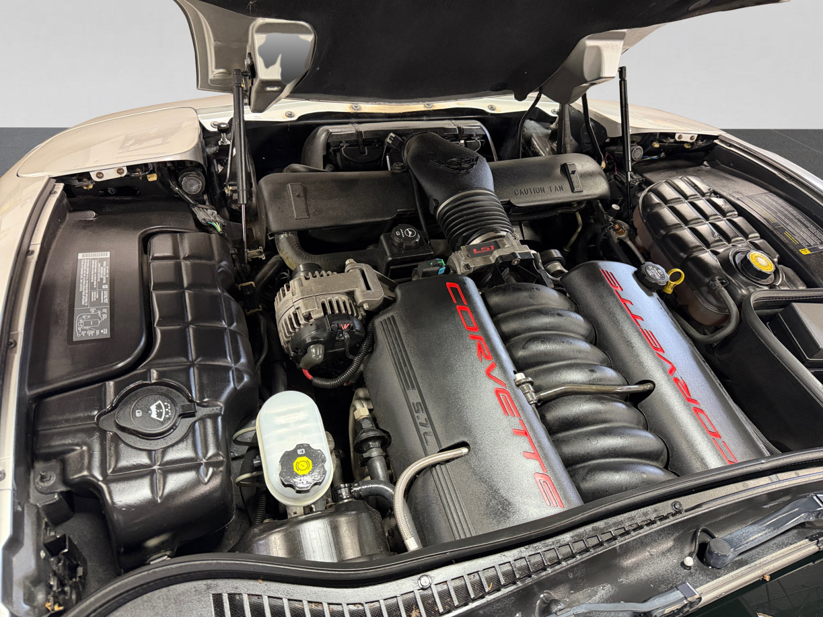 Used 2004 Chevrolet Corvette Convertible w/ Preferred Equipment Group RWD image 27