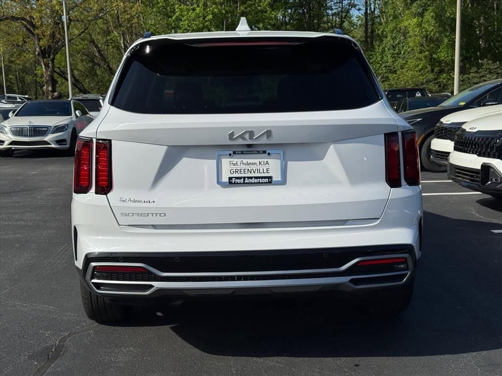 Certified 2023 Kia Sorento S image 4