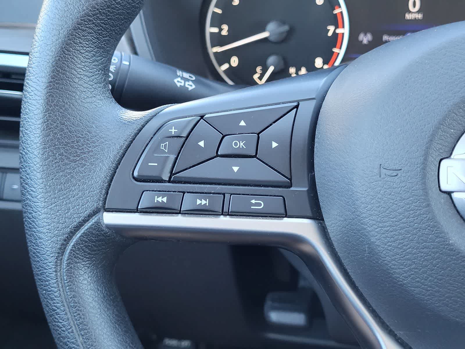 Used 2023 Nissan Altima 2.5 SV FWD image 17