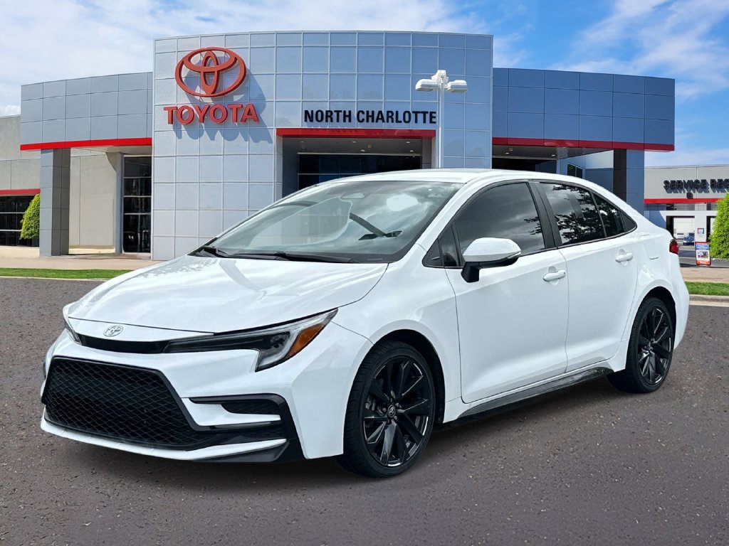 Used 2023 Toyota Corolla SE FWD image 4