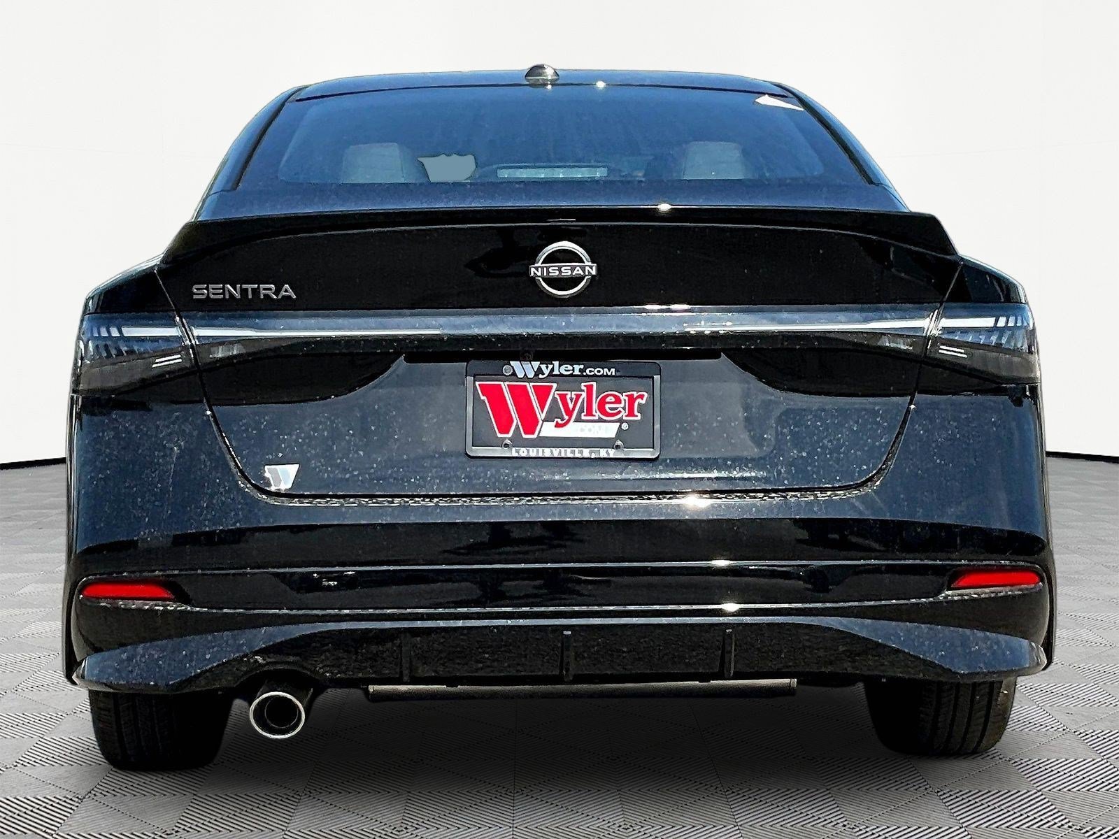 New 2027 Nissan Sentra SR w/ SR Premium Package FWD image 5