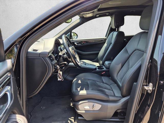 Used 2018 Porsche Macan AWD/4WD image 11