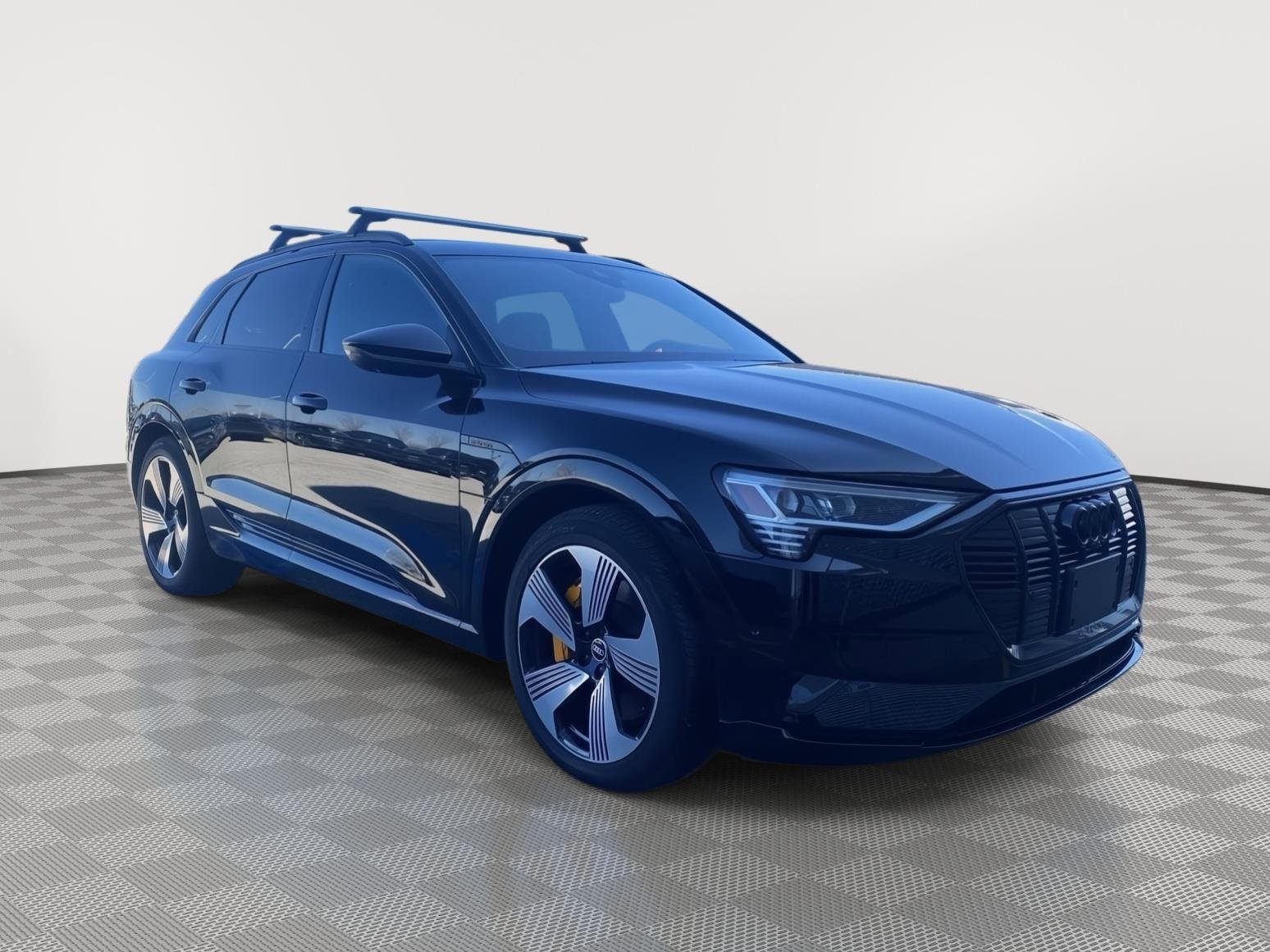 Used 2022 Audi e-tron Premium Plus w/ Premium Plus Package image 3