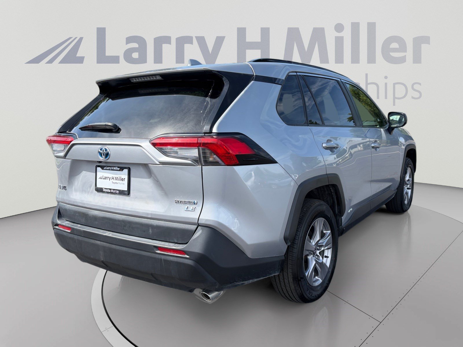 Used 2023 Toyota RAV4 LE AWD/4WD image 5