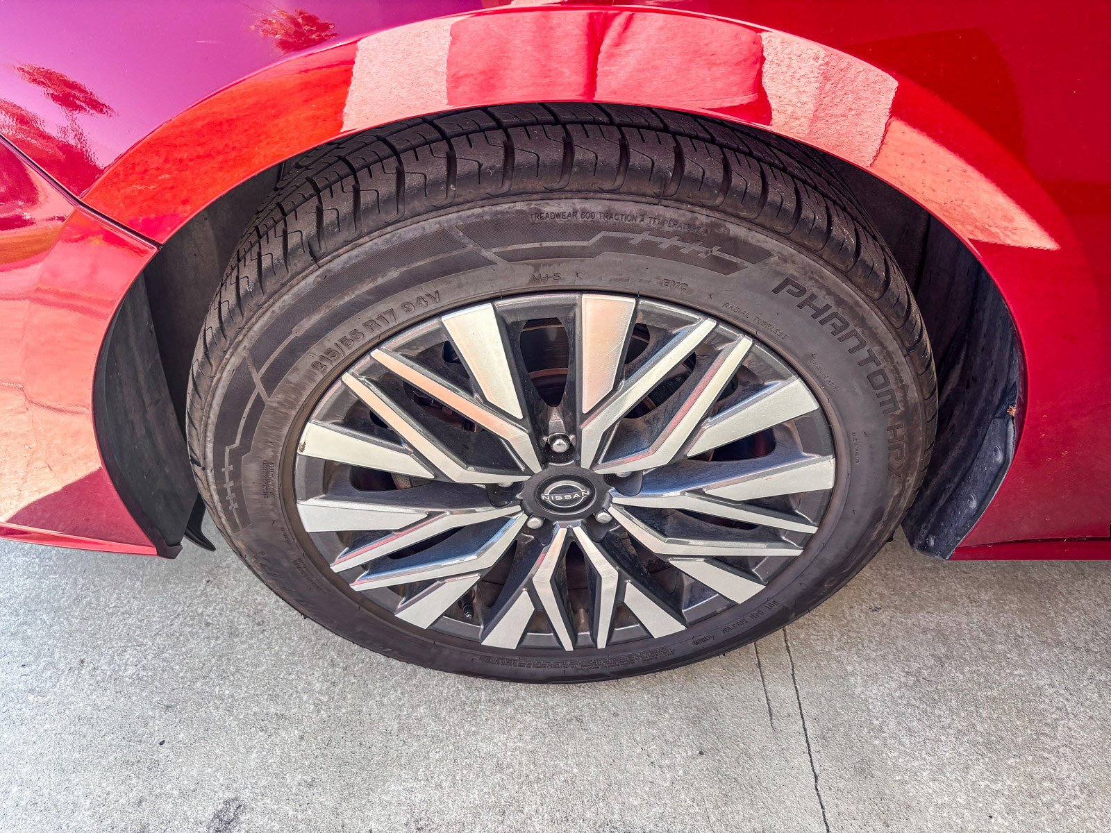 Used 2024 Nissan Altima 2.5 SV FWD image 12