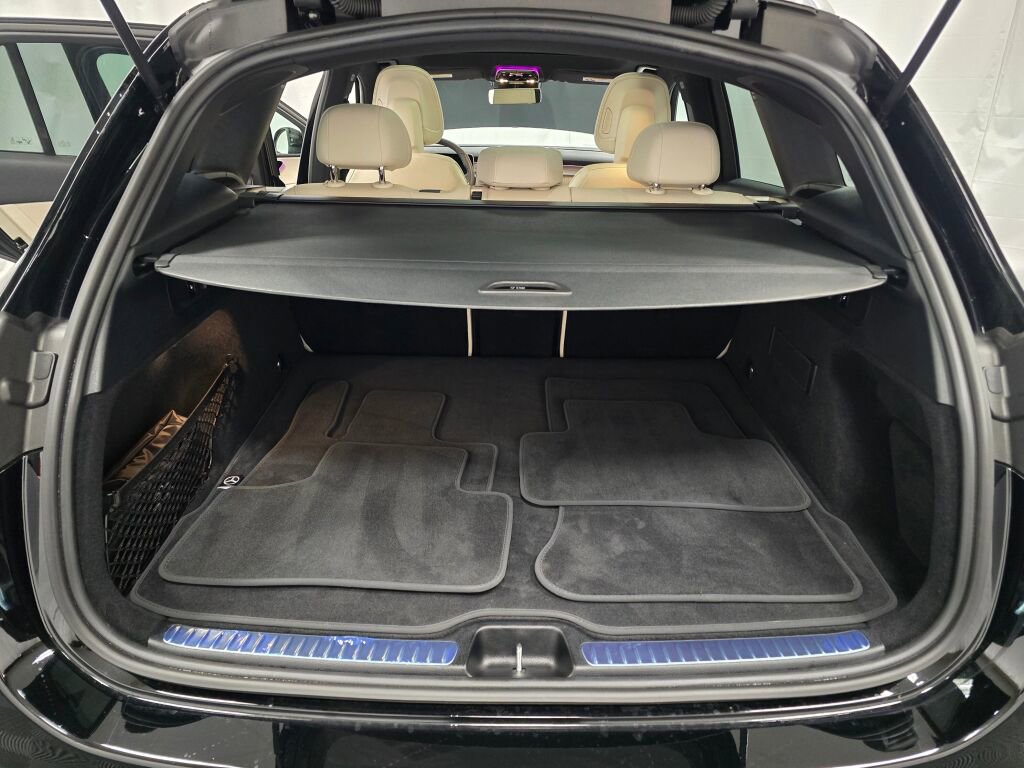 Certified 2025 Mercedes-Benz GLC 300 4MATIC image 11