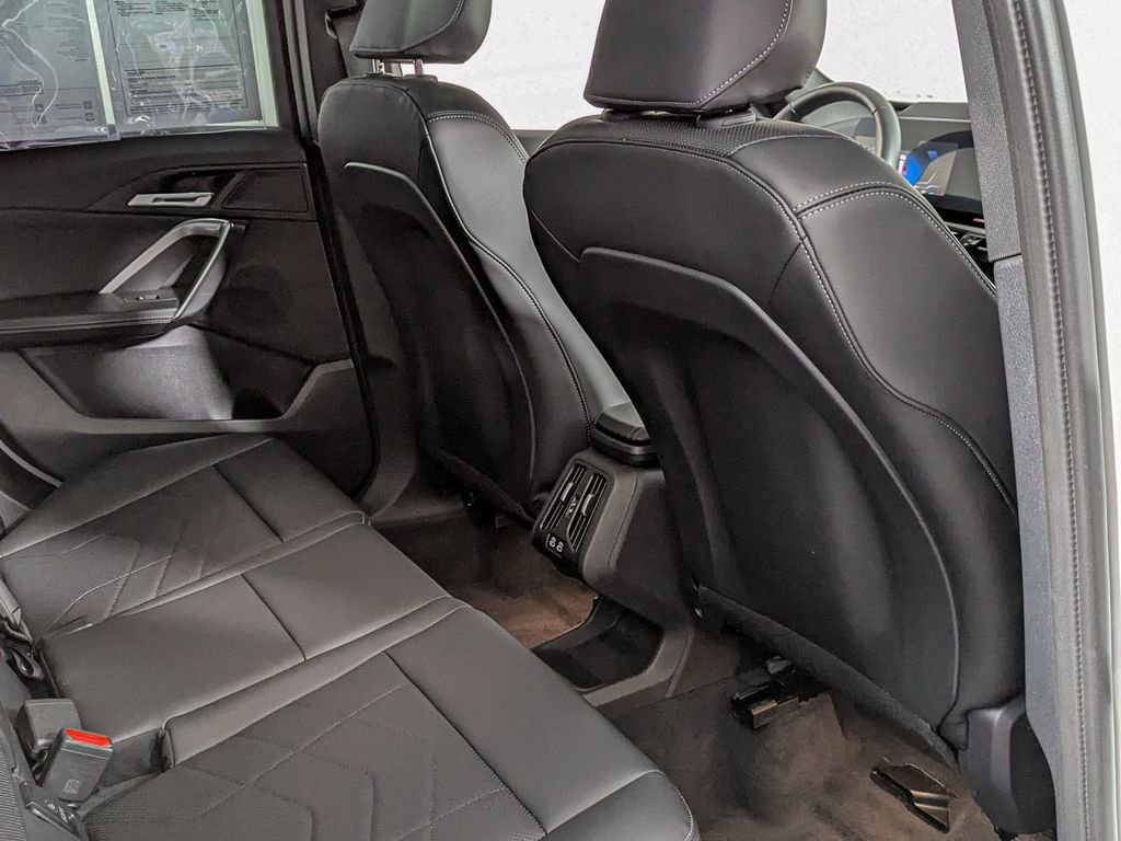 Used 2025 BMW X1 xDrive28i w/ Technology Package image 38