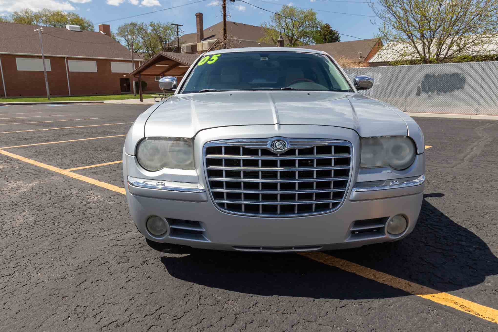 Used 2005 Chrysler 300 C w/ Navigation & Sound Group II RWD image 4